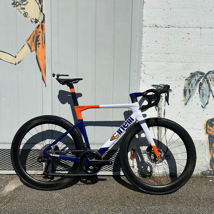 Cinelli Pressure Mサイズ Pressure - Triple White Ultegra Di2 Test - M – Cinelli Official