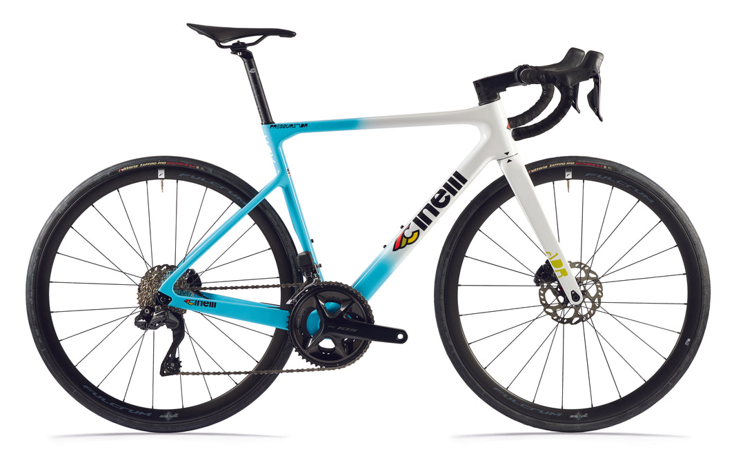 CINELLI ブラック ロードバイク チネリ ブラックゴールドの特別カラーを纏ったVERY BEST OFが